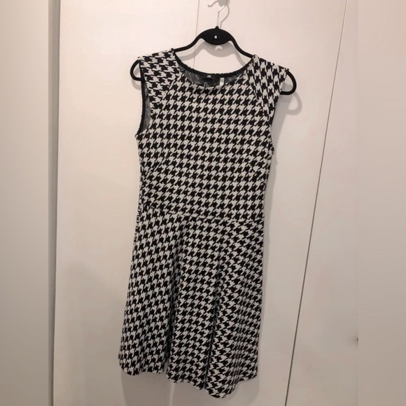 H&M houndstooth dress - Picture 2 of 6